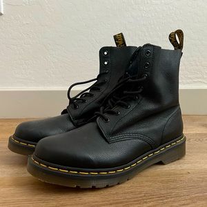 Dr. Martens 1460 pascal Virginia leather boots
